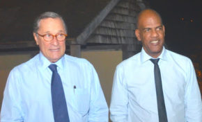 Tèt Boskaf ne va pas à Clément ...pourtant Bernard Hayot lui offre un factice feu 🥃d'artifice