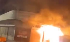 Une agence du Crédit Mutuel en feu 🔥 🔥🔥 à Fort-de-France en Martinique