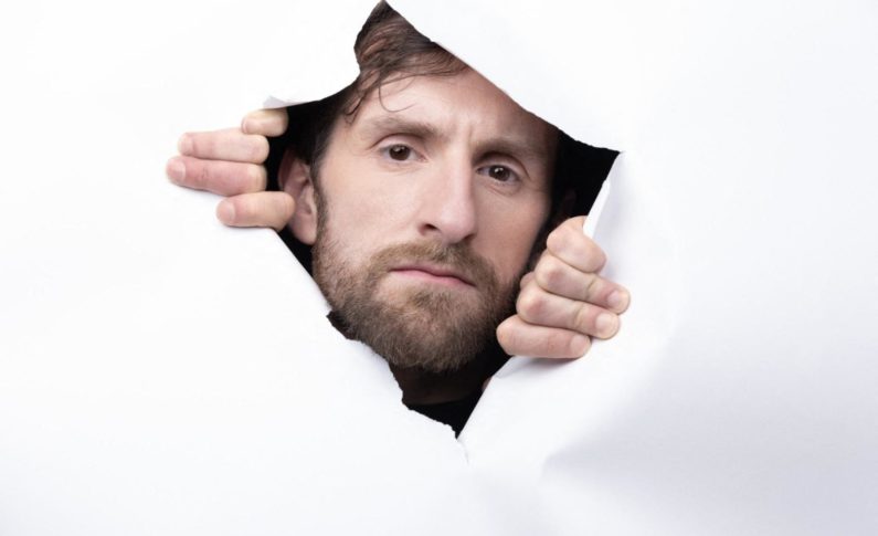 Martinique : Eddie Marajo prend cheR... 4mn28 douche comprise 🚿