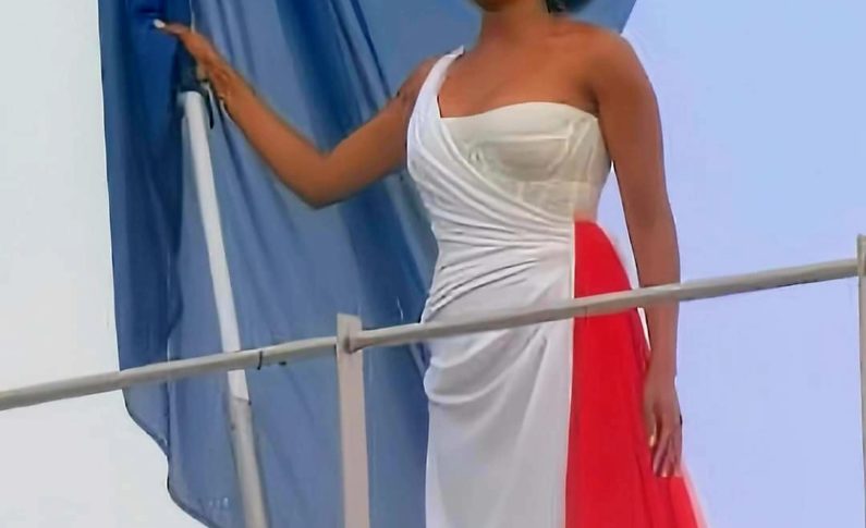 France : une noire chante la Marseillaise à l'ouverture des JO 2024 à Paris