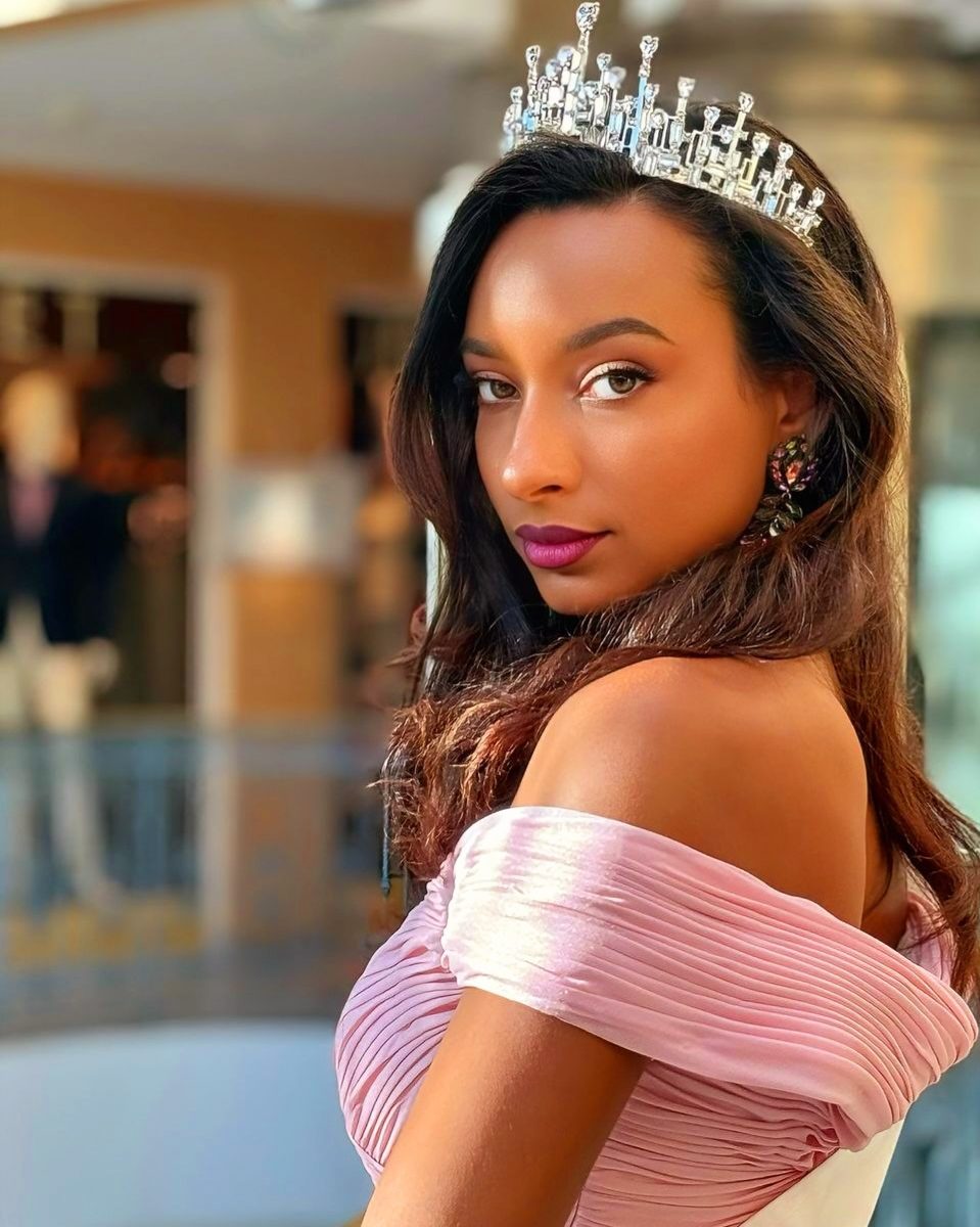 steeven-jean-yves-zamor-revient-dans-la-cour-de-miss-france-2025