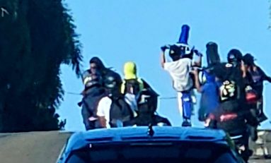 Des motards économisent leurs pneus en Martinique