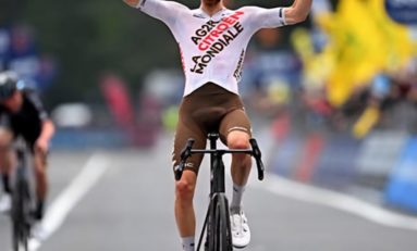 Aurélien Paret-Peintre prend de la hauteur au sommet du Mont Ventoux