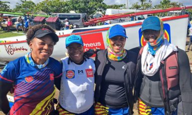 Les femmes à bord des yoles rondes de Martinique-Pli Bel Price Pneus Cash-