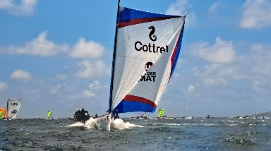 Tour de Martinique des yoles rondes Loic Mas gagne la 4ème étape au François