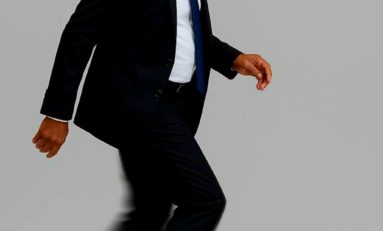 Réunion des élus des Outre-mer à l’Élysée : Emmanuel Macron en mode Kylian Mbappé piège un Serge "Moonwalker" Letchimy flègèdè