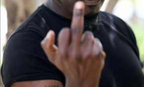 Martinique la 1ère...pour ceux qui font les Matinales...ça sent l'anal sans graisse