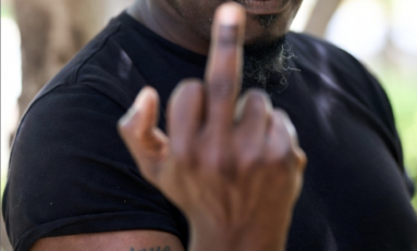 Martinique la 1ère...pour ceux qui font les Matinales...ça sent l'anal sans graisse